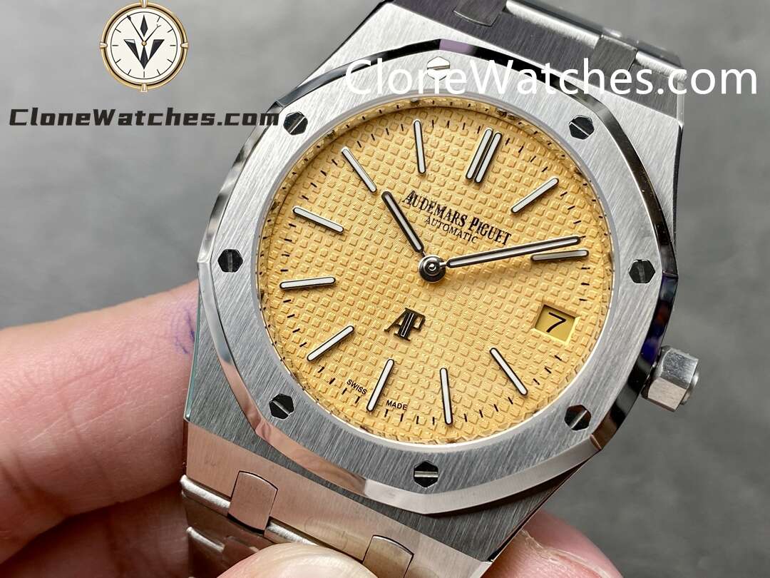 Audemars Piguet Super Clone Watches 1:1 Royal Oak “Jumbo” Extra Thin 15202BC 39mm - Image 3