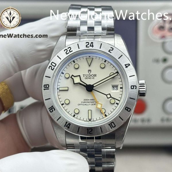 Super Clone Watches – Tudor Black Bay Pro m79470-0004