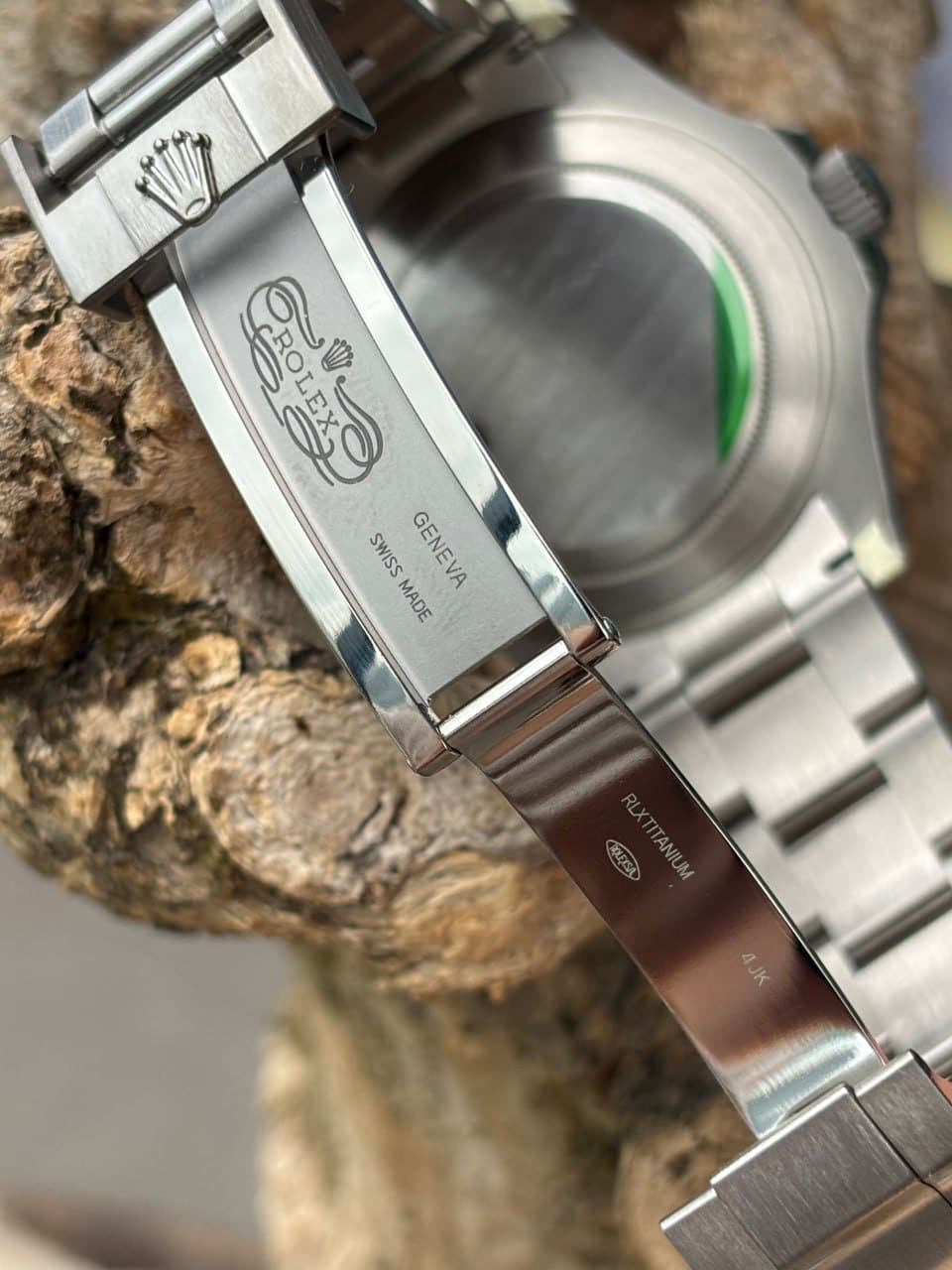 VSF Yacht-Master 226627 all-titanium Oysterclasp — no exterior screw holes, uniform colour